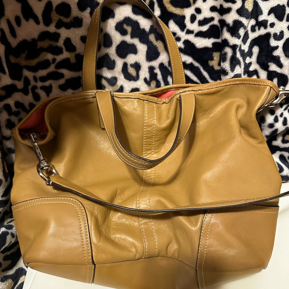 COACH CONVERTABLE LEATHER TOTE BAG